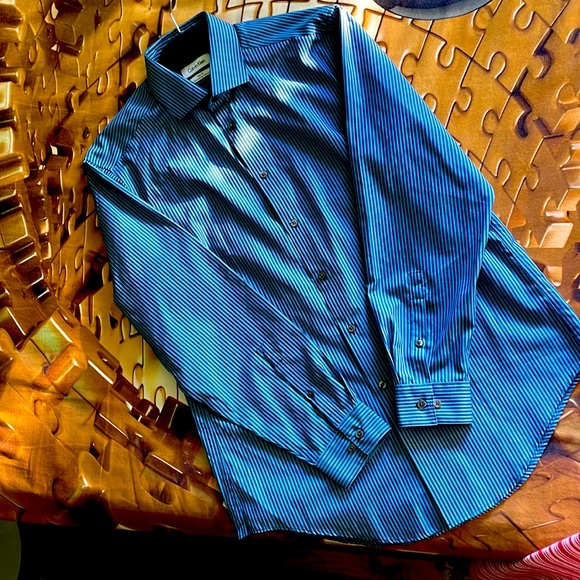 Brand new! Brought it from Macy’s for my husband but he never worn - Picture 2 of 6